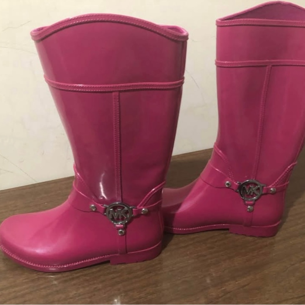 Michael Kors Pink  Rain Boots Sz 5 MK